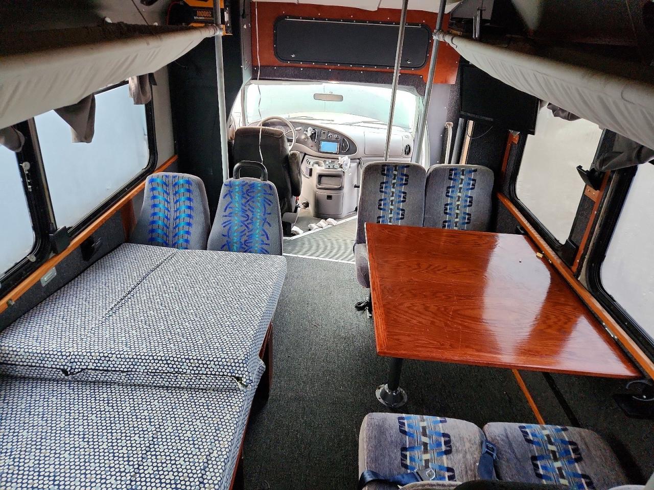 2002 Ford Econoline E450 Super Duty Cutaway Van