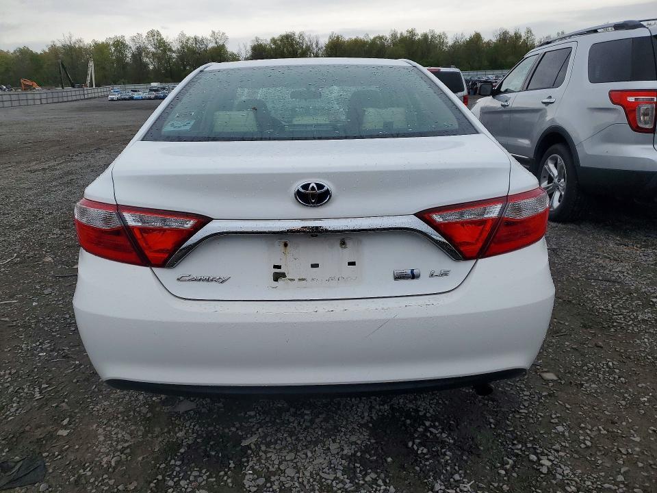 2017 Toyota Camry Hybrid le