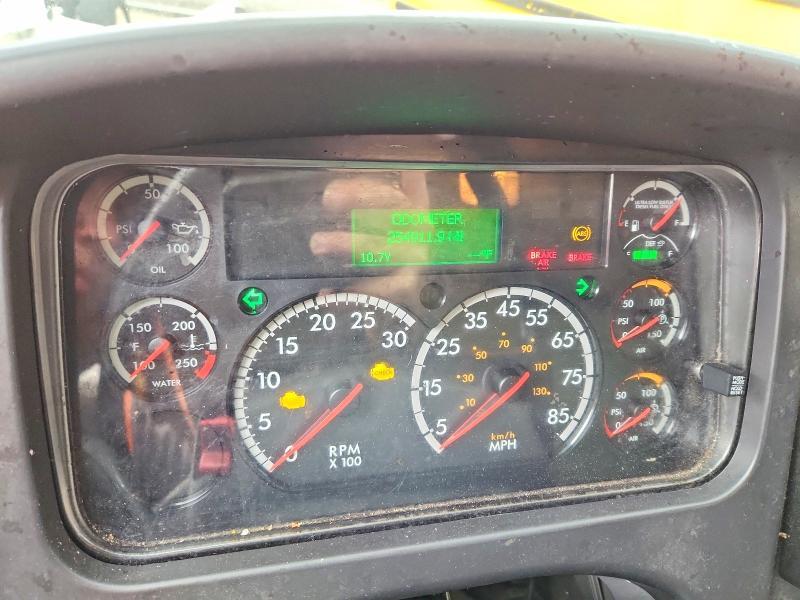 2022 Freigliner 2022 Freightliner Business Class M2 Refrigerated B