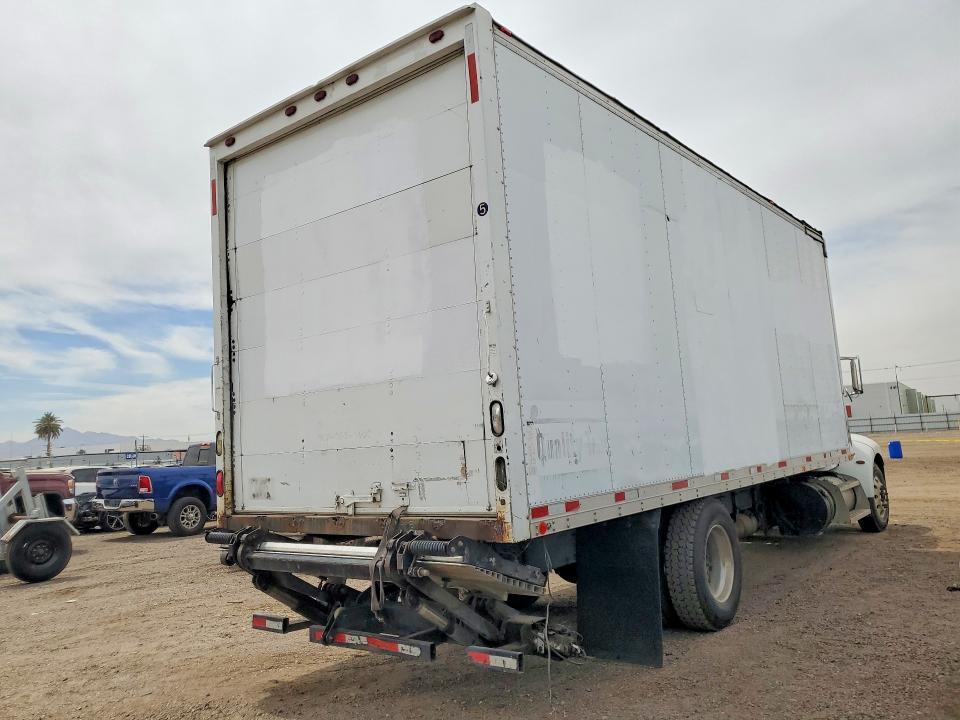 2013 Peterbilt 337 box Truck