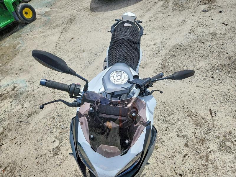 2021 BMW F 900 XR