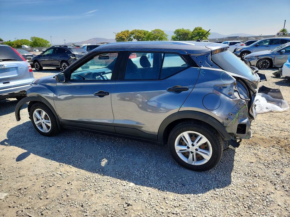 2019 Nissan Kicks s