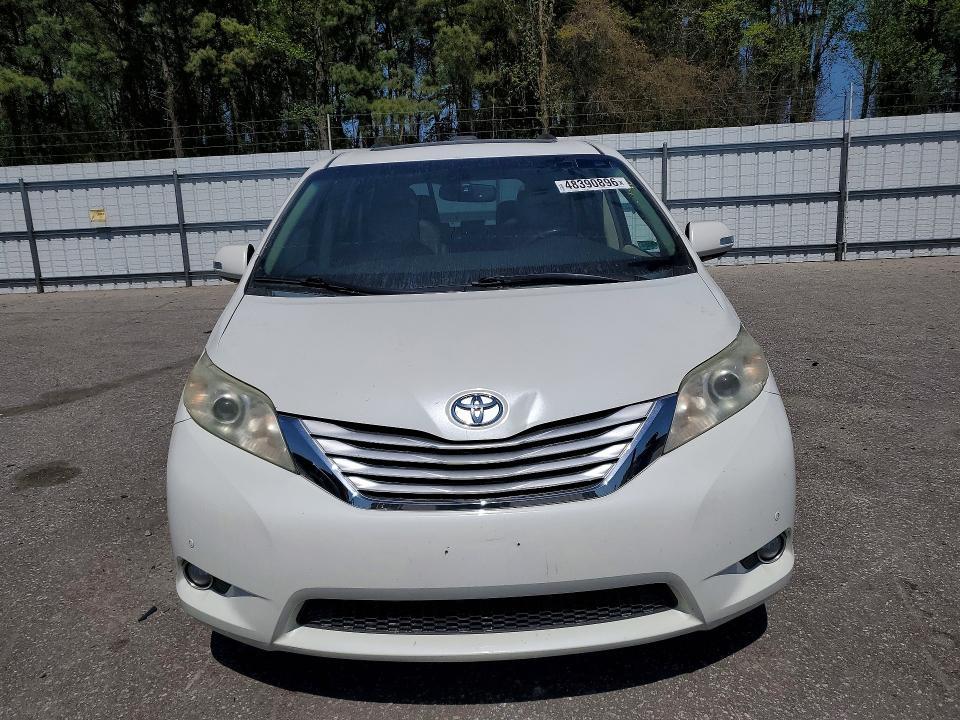2013 Toyota Sienna Limited 7-passenger