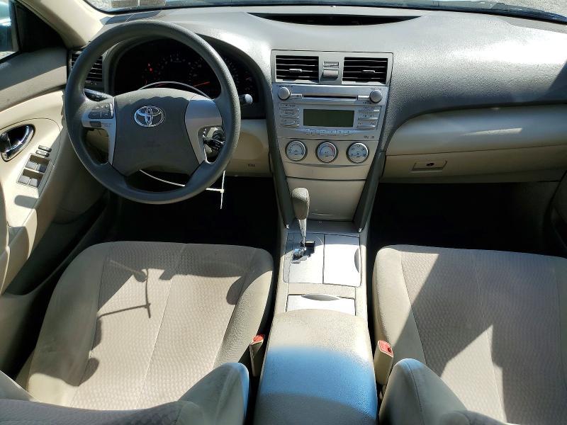 2010 Toyota Camry le