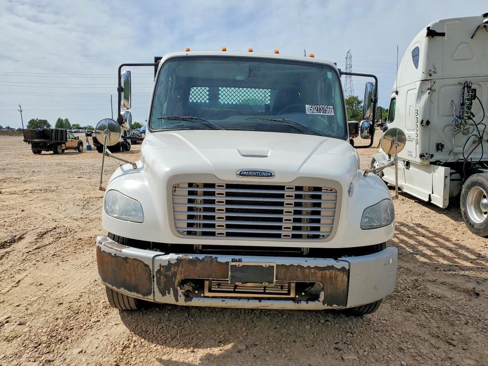2016 Freigliner 2016 Freightliner Business Class M2 Flatbed Truck