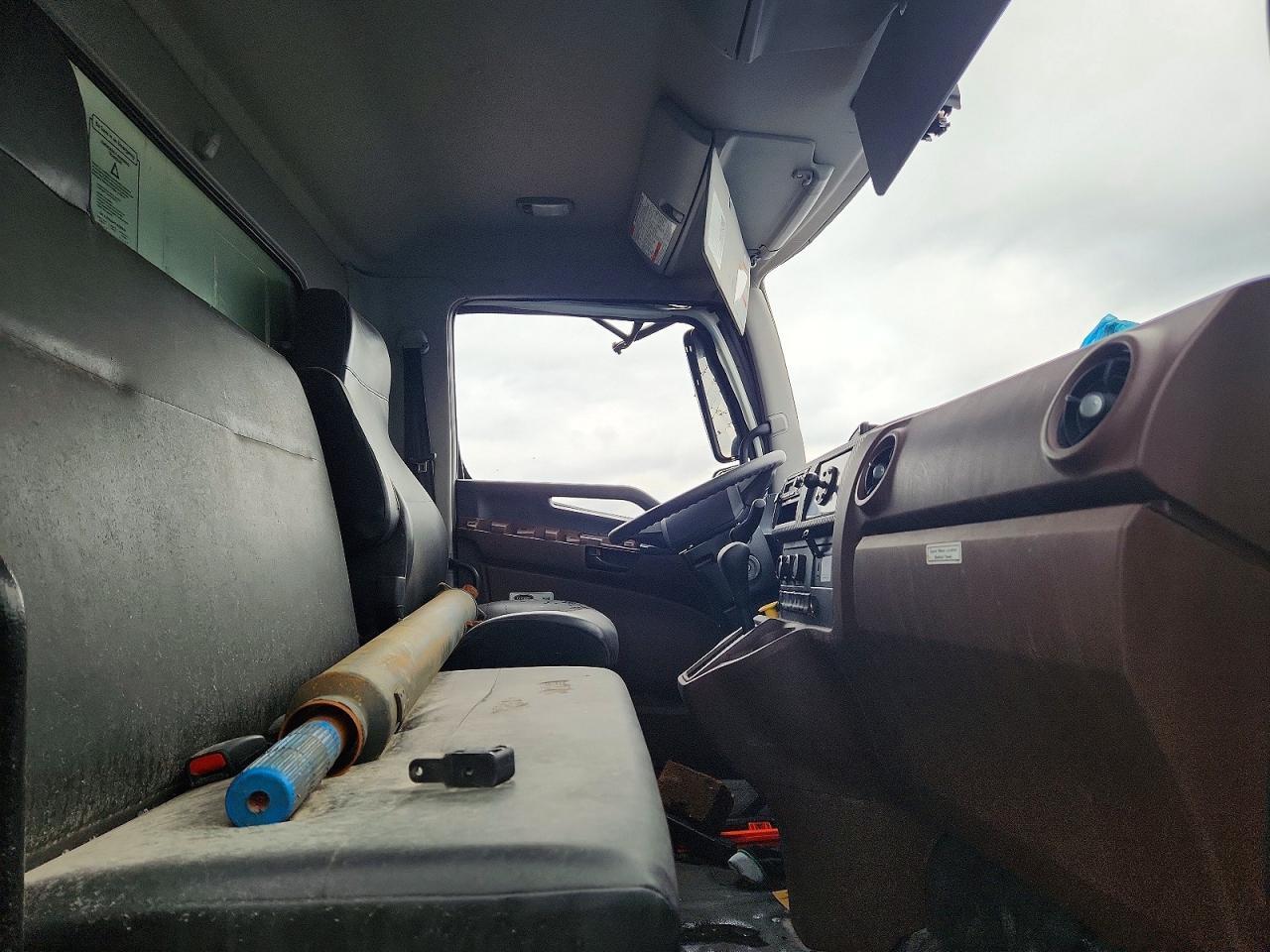 2024 Hino L6 Refrigerated BOX Truck