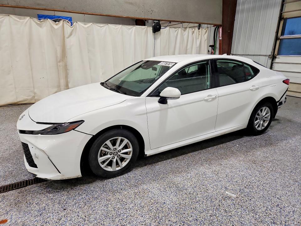 2025 Toyota Camry le