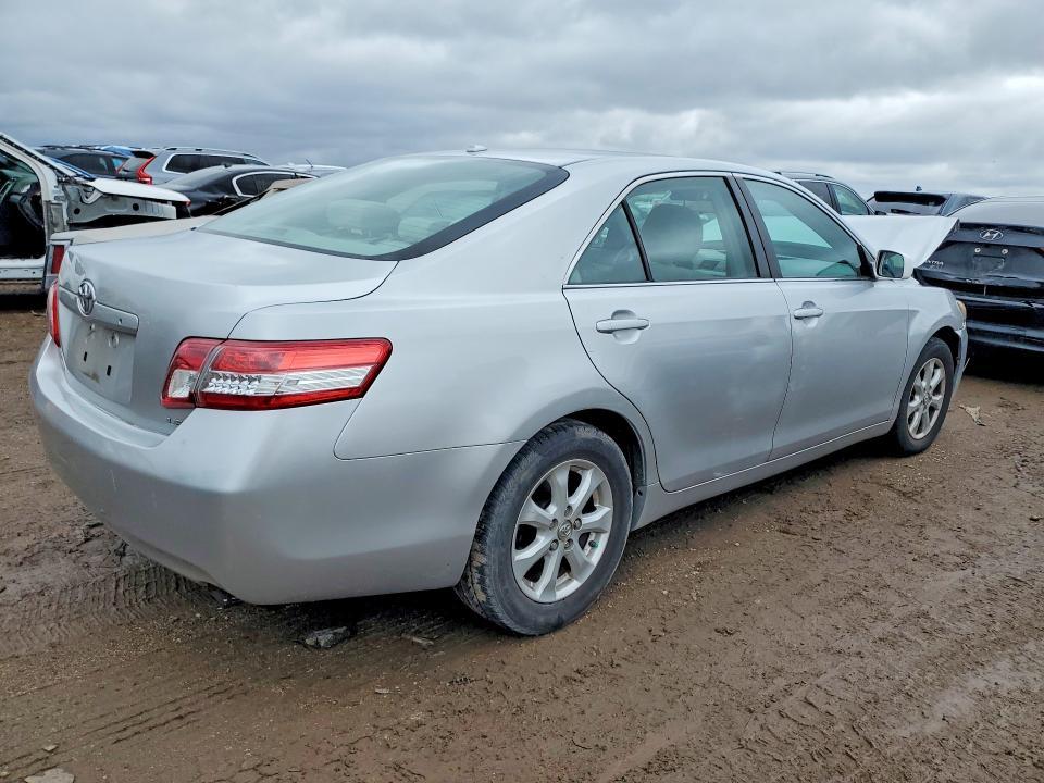 2011 Toyota Camry le
