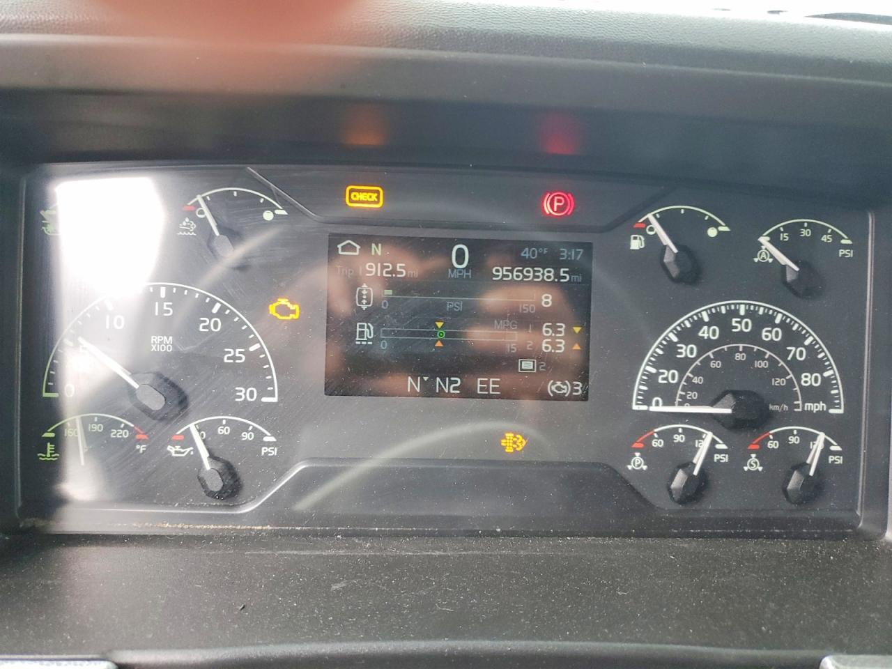 2021 Volv O VNL Semi Truck