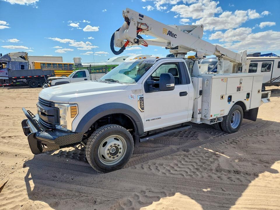2018 Ford F550 Super Duty Bucket Truck
