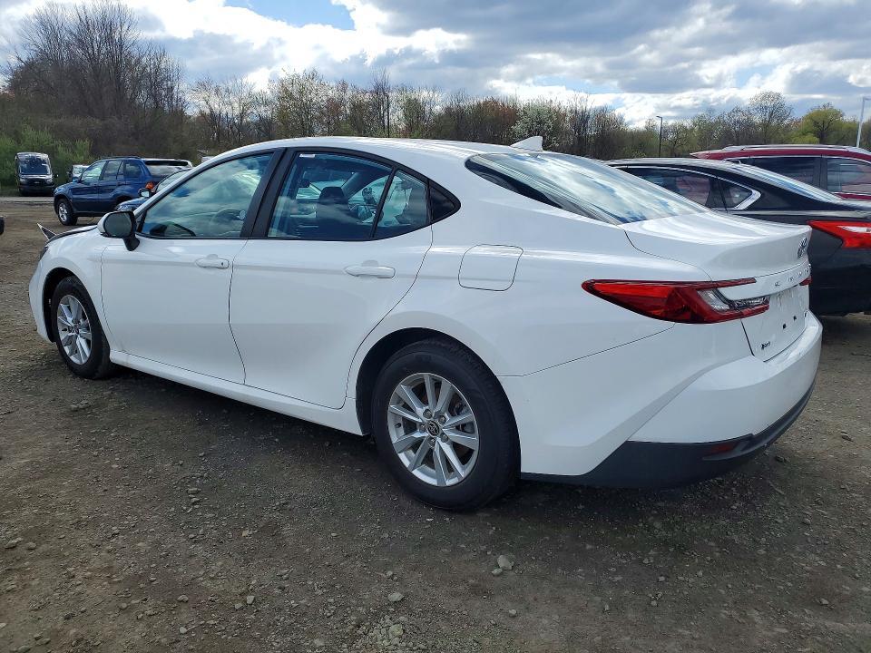 2025 Toyota Camry le