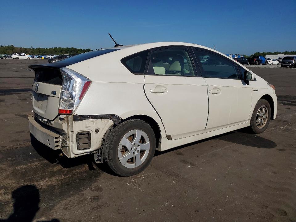 2010 Toyota Prius iii