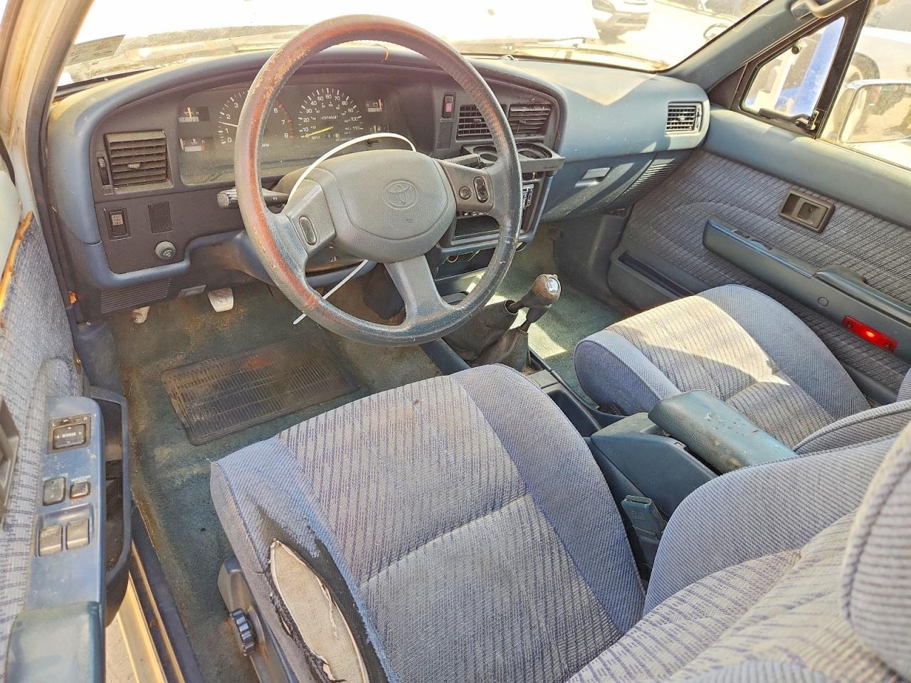 1995 Toyota Pickup SR5