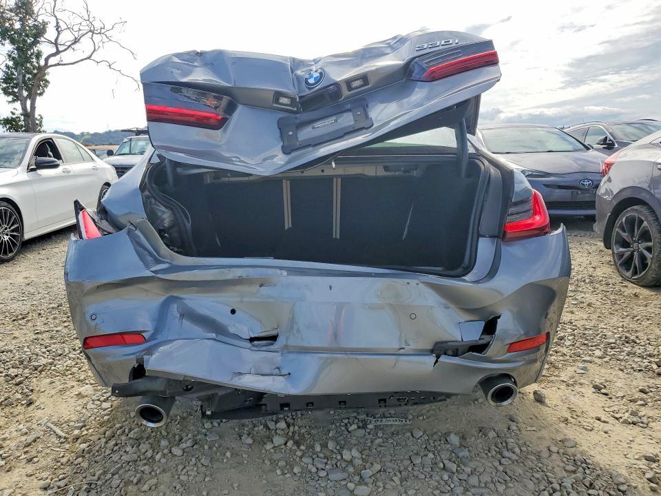 2023 BMW 330i