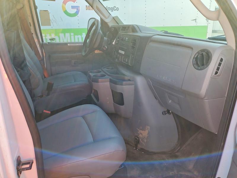 2018 Ford Econoline E450 Super Duty Cutaway Van