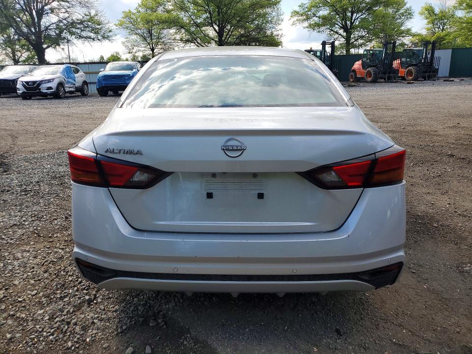 2023 Nissan Altima s