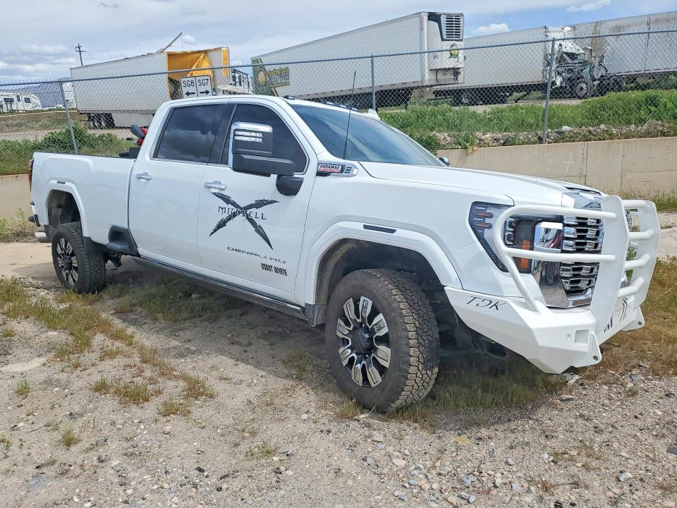 2025 GMC Sierra K3500 Denali