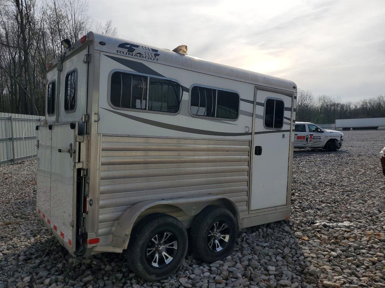 2020 Four Winds Star FD-306 Livestock Trailer