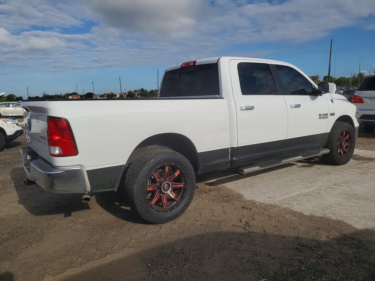 2018 Dodge RAM 1500 SLT