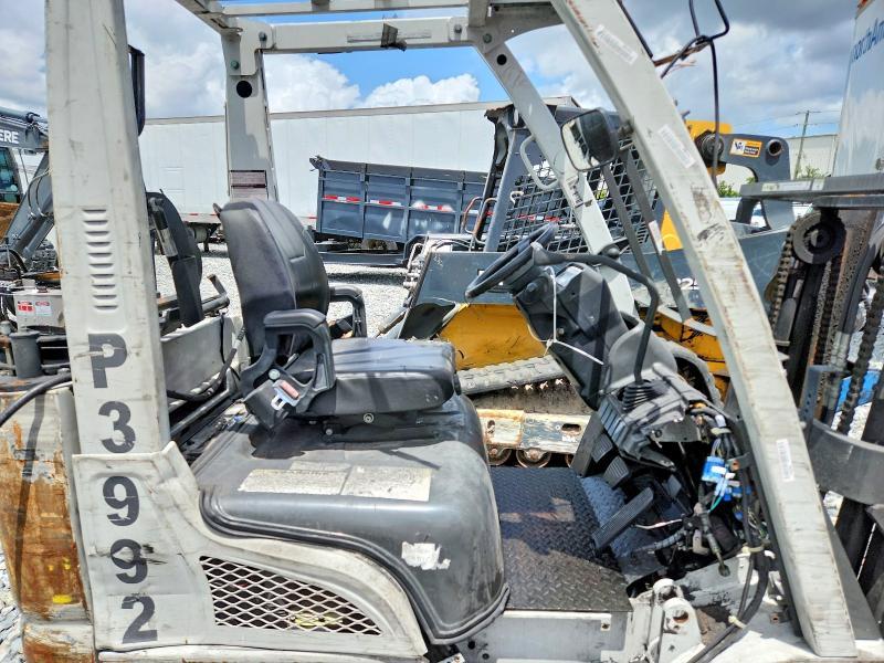2015 Unicariers 2015 Unicarriers Forklift
