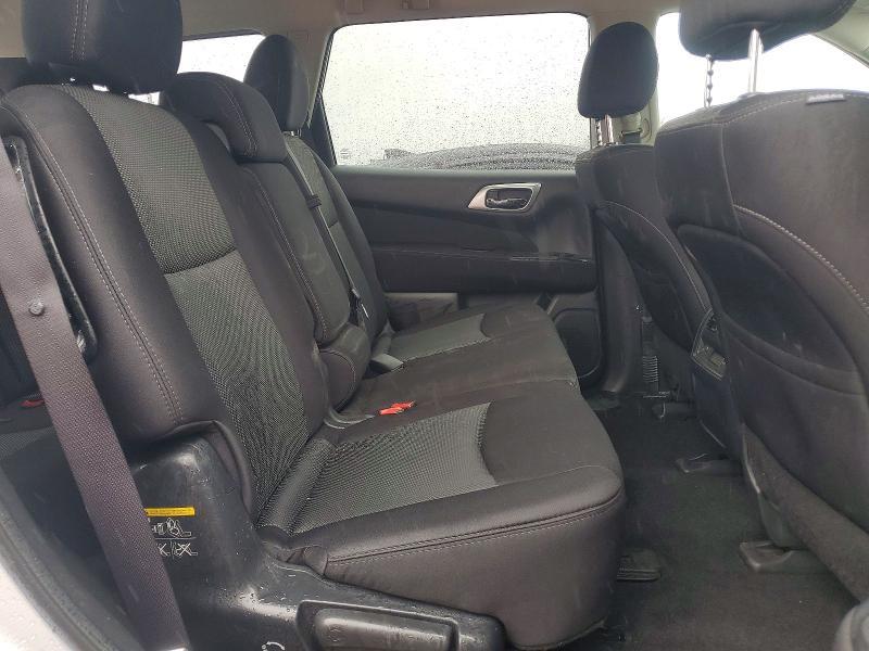 2017 Nissan Pathfinder s