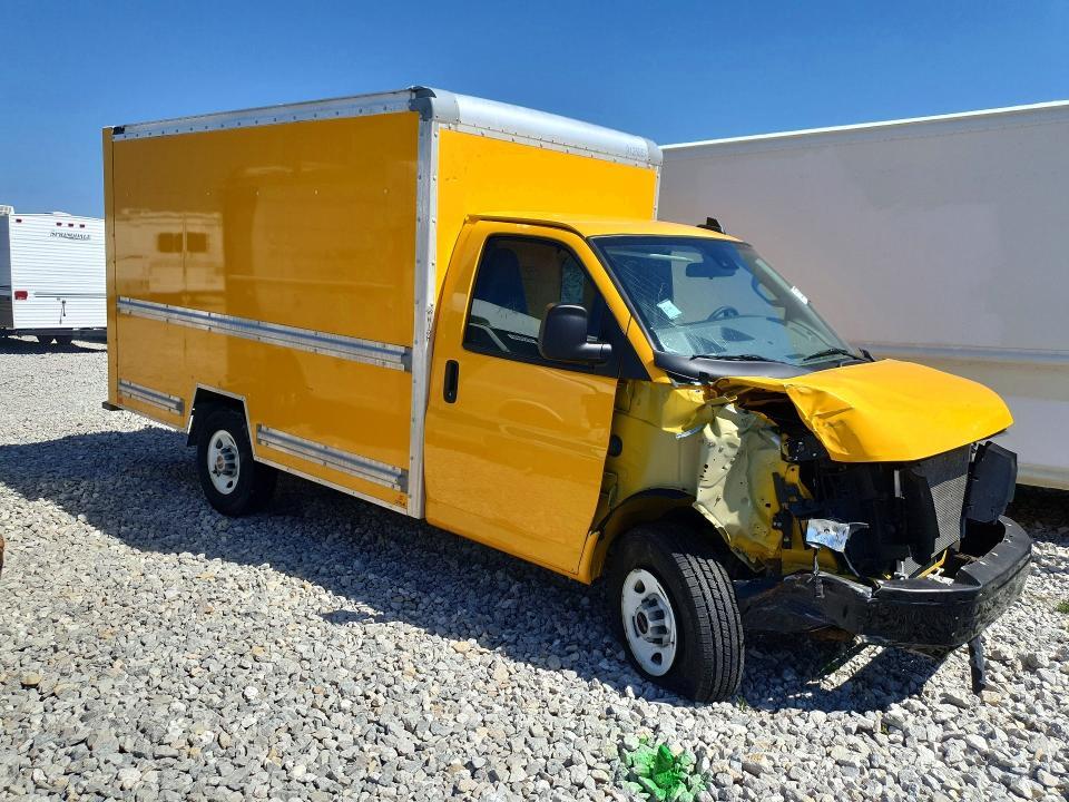 2022 GMC Savana BOX Truck