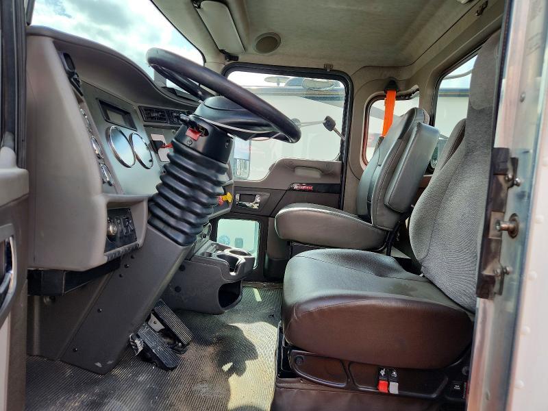 2016 Kenworth Construction T370