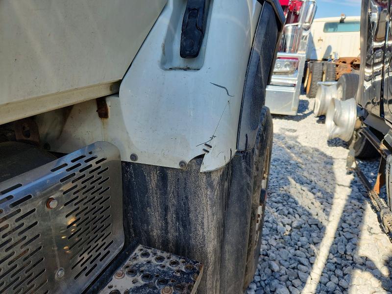 2010 International 7600 Truck Cab AND Chassis