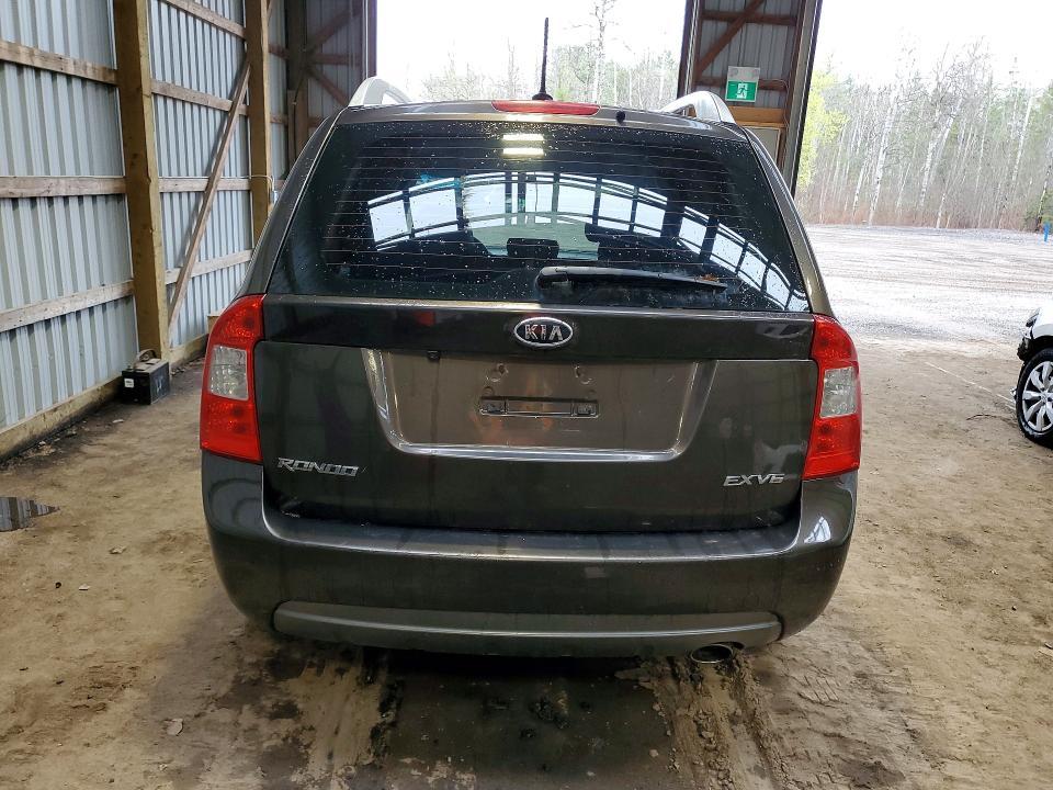 2011 KIA Rondo