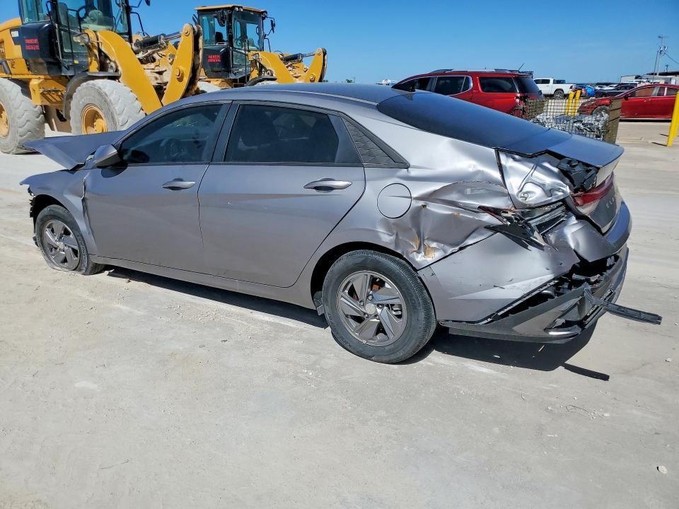 2025 Hyundai Elantra se