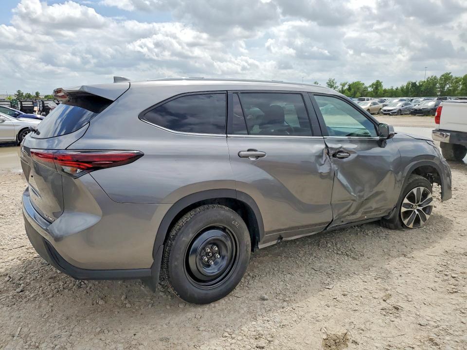 2026 Toyota Highla xle