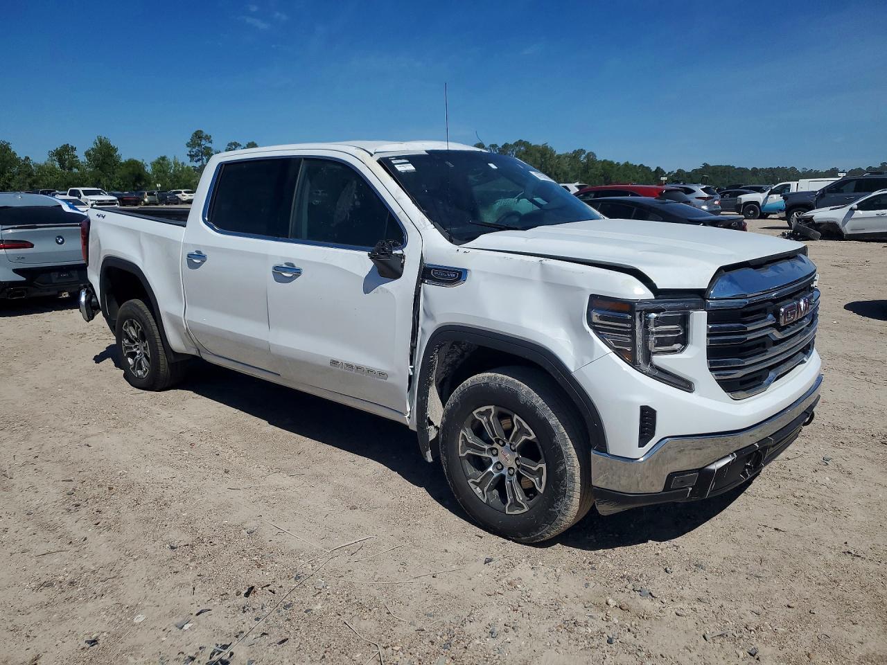 2026 GMC Sierra K1500 SLT