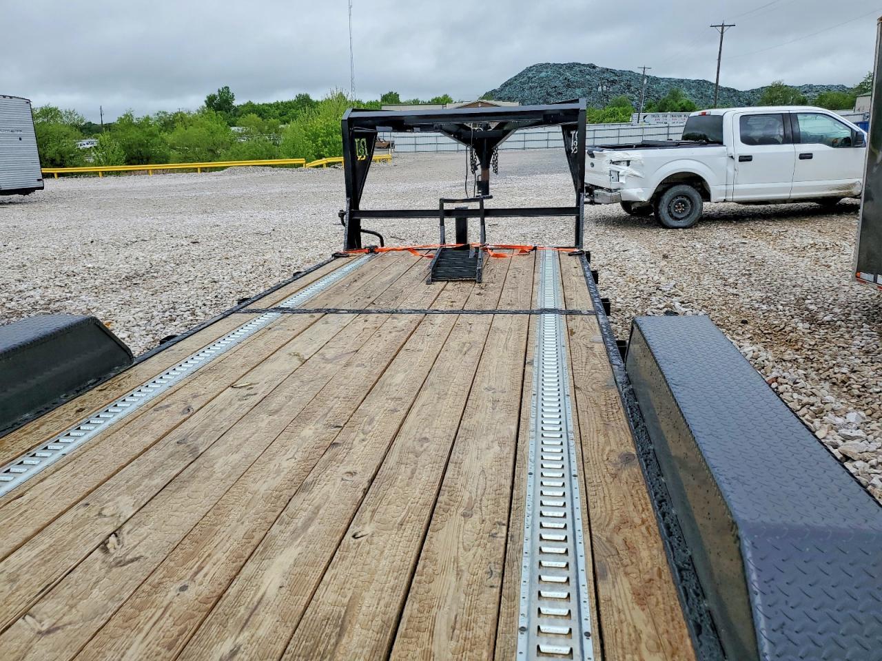 2025 P&T Equipment Trailer