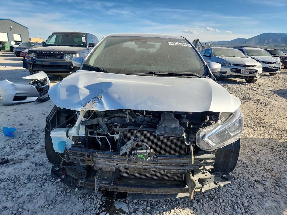 2022 Nissan Versa sv