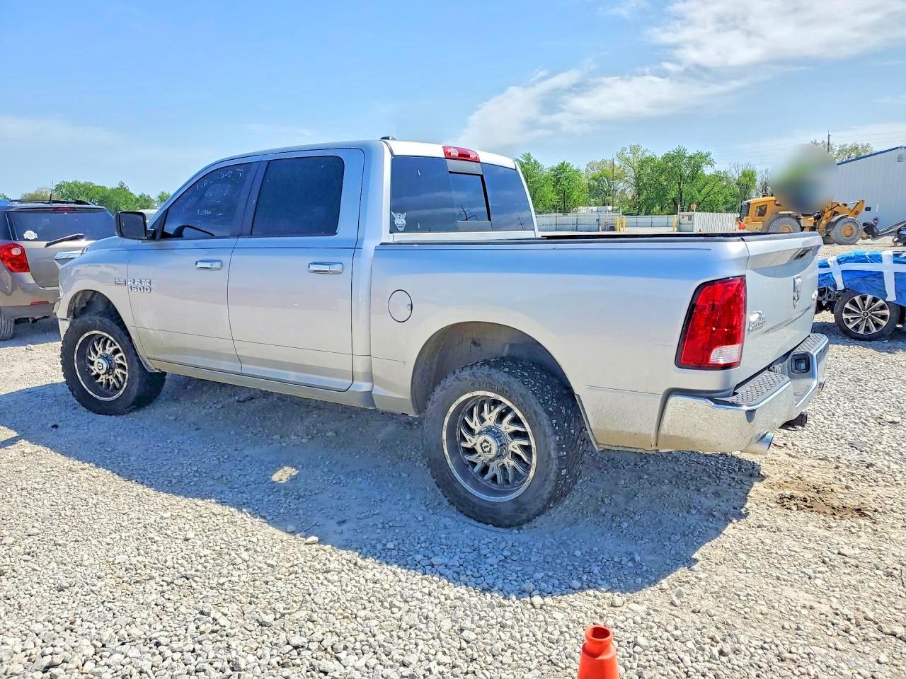 2015 Dodge RAM 1500 SLT