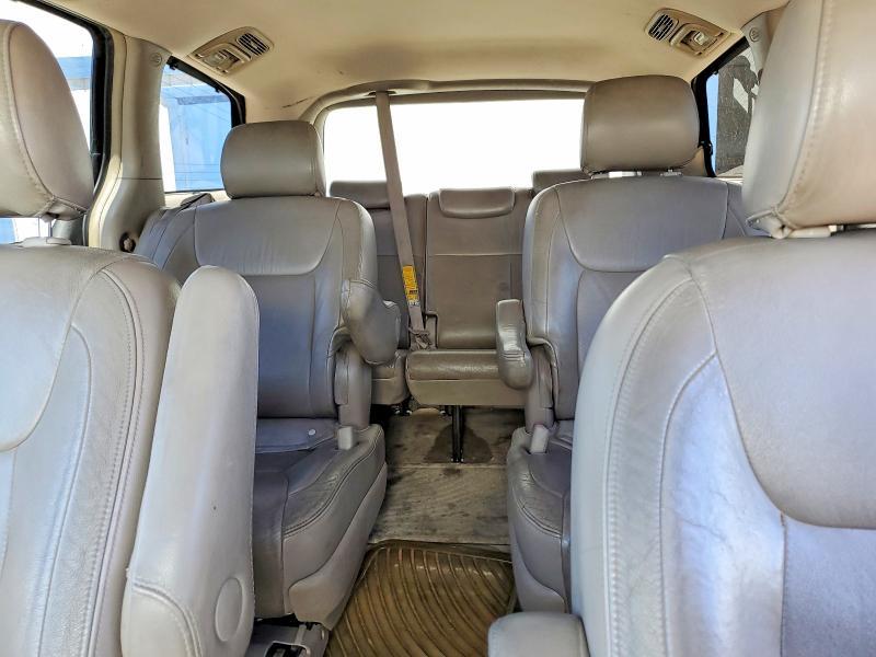 2005 Toyota Sienna xle 7 Passenger