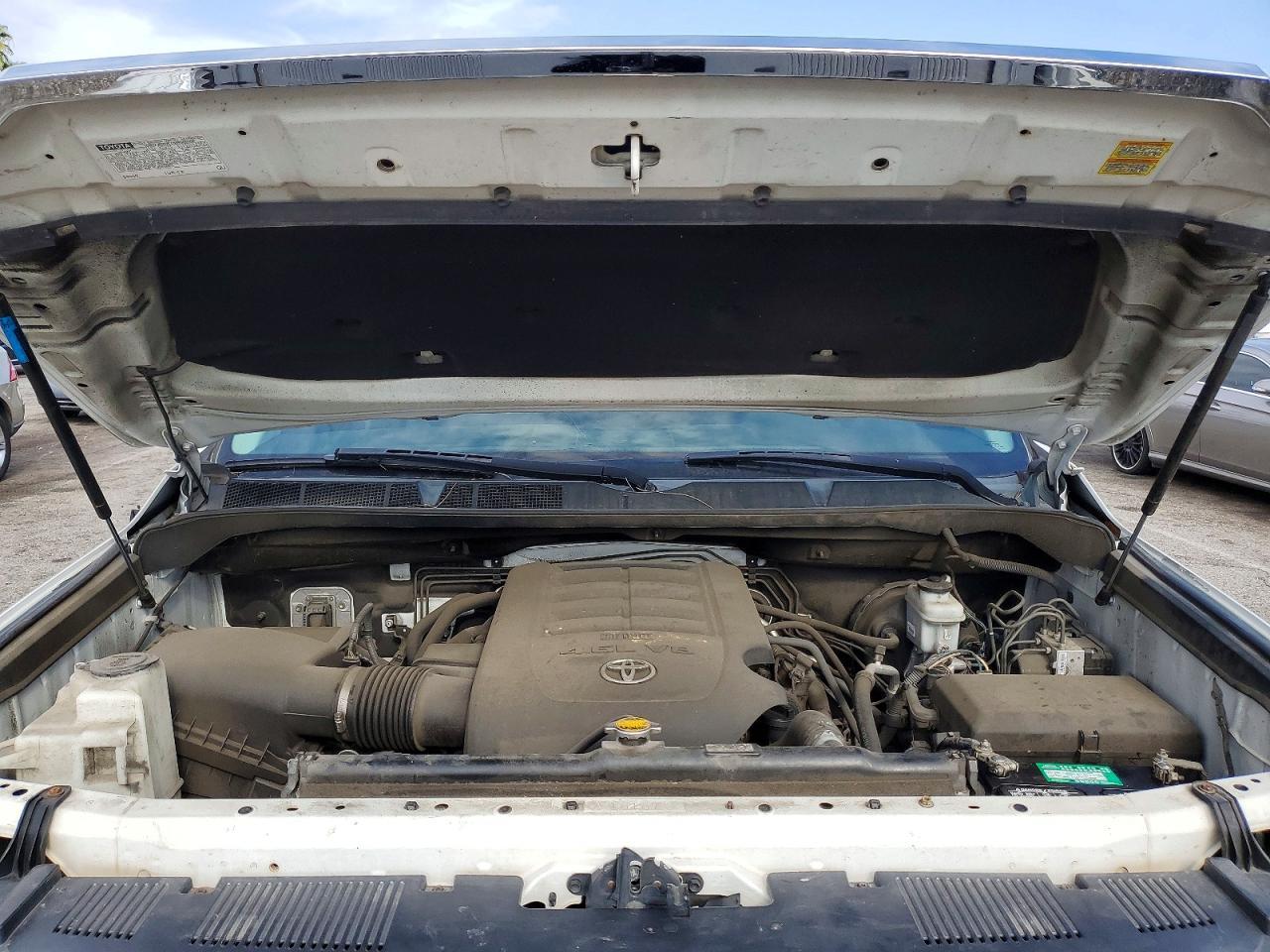 2014 Toyota Tundra SR5