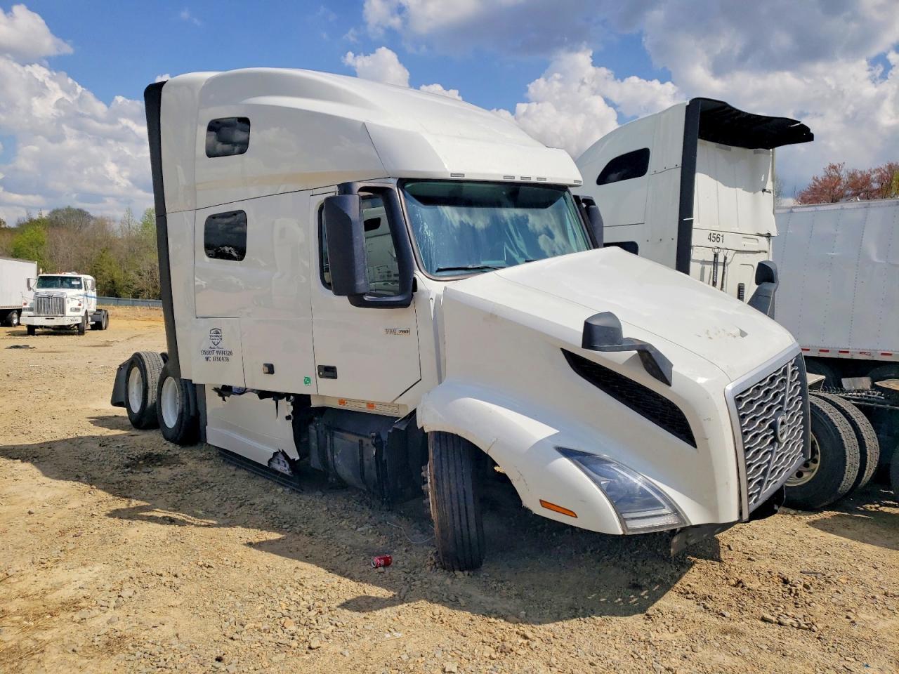 2025 Volv O VNL Semi Truck