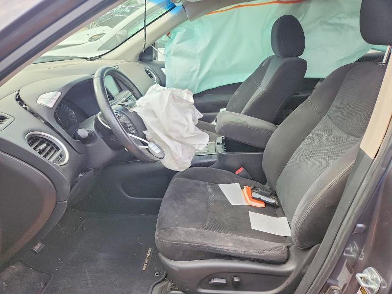 2015 Nissan Pathfinder sv