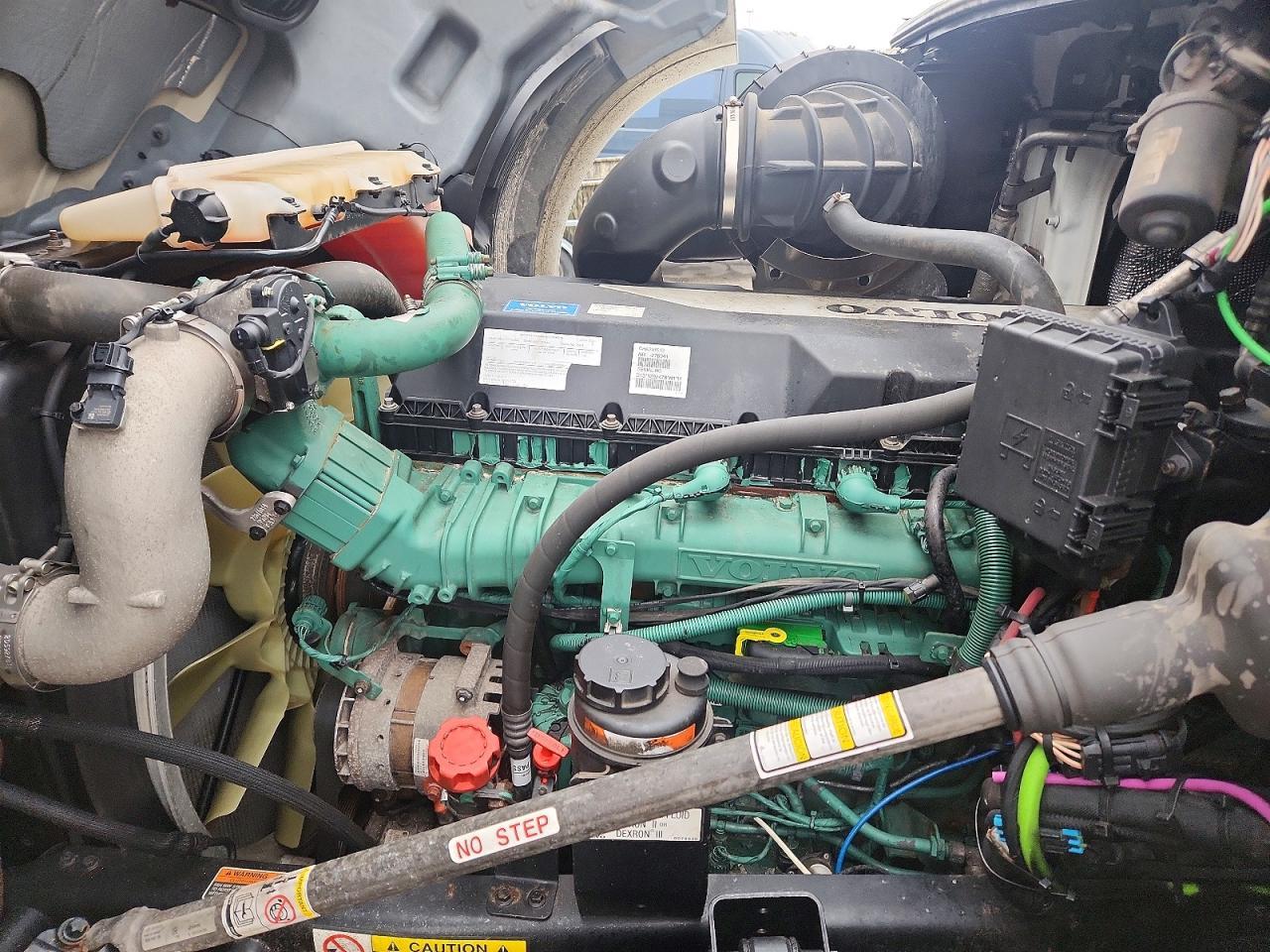 2021 Volv O VNL Semi Truck