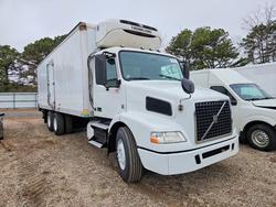 2016 Volv O VNM Refrigerated BOX Truck en venta en Brookhaven, NY