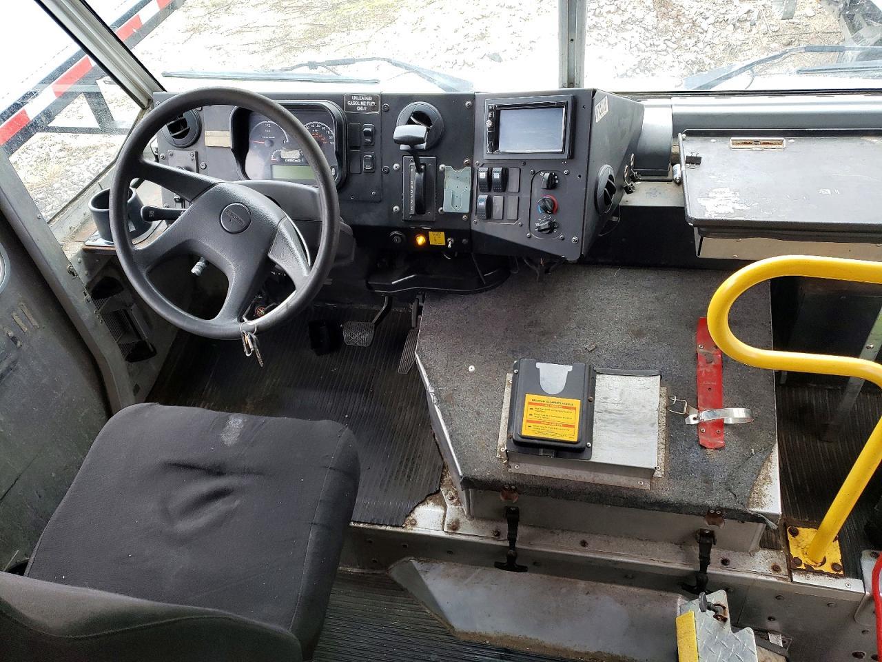2015 Freigliner 2015 Freightliner MT45G Chassis Delivery Truck