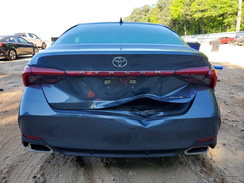 2022 Toyota Avalon xle