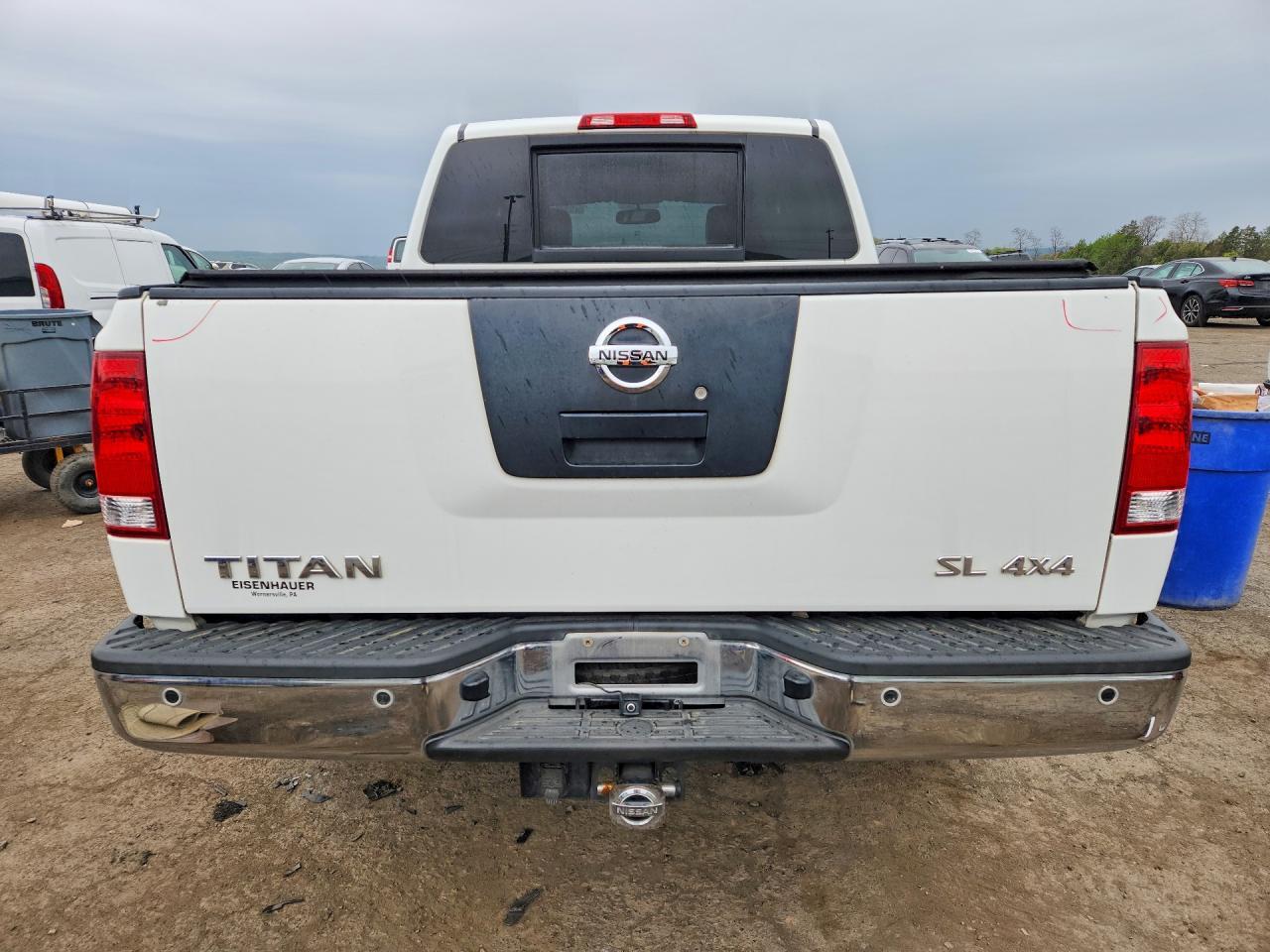 2011 Nissan Titan SV