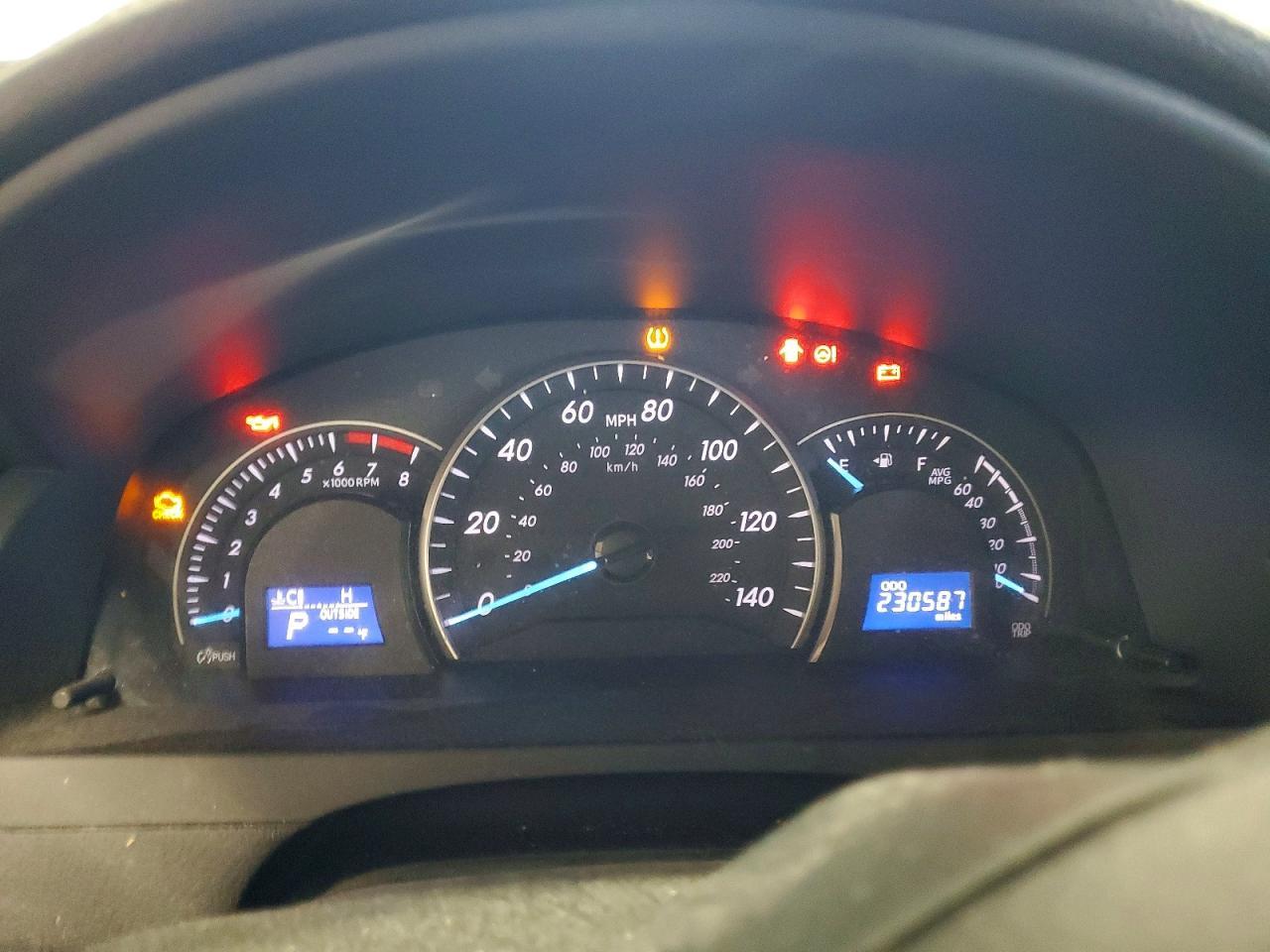 2014 Toyota Camry le