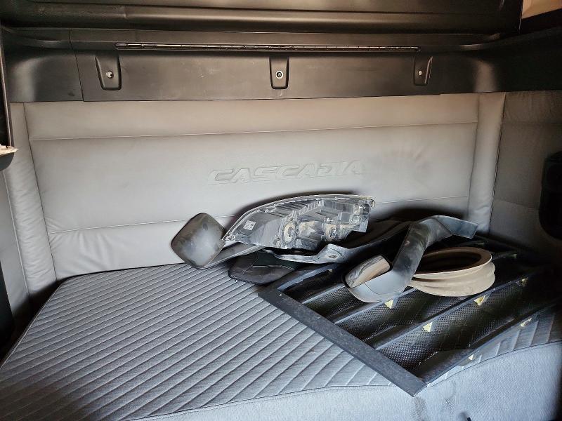 2020 Freigliner 2020 Freightliner Cascadia Semi Truck