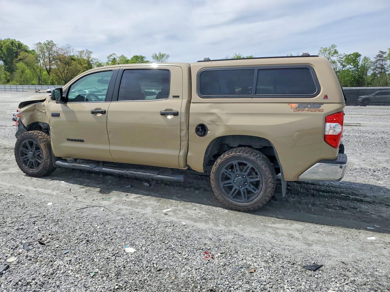 2017 Toyota Tundra SR5