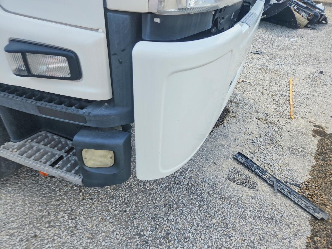 2019 Isuzu FTR Truck Cab AND Chassis