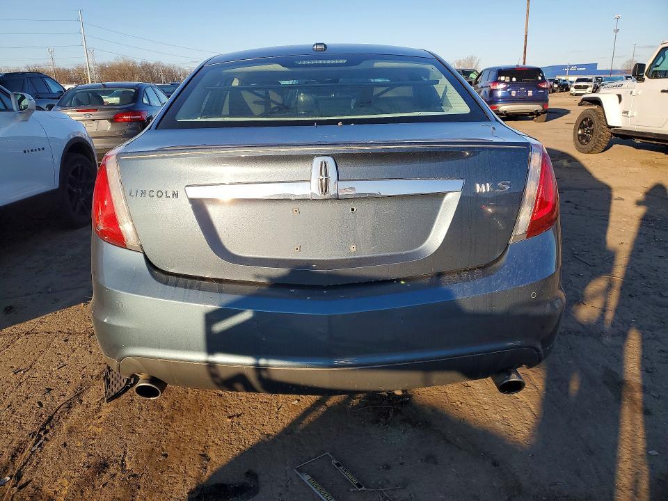 2010 Lincoln MKS