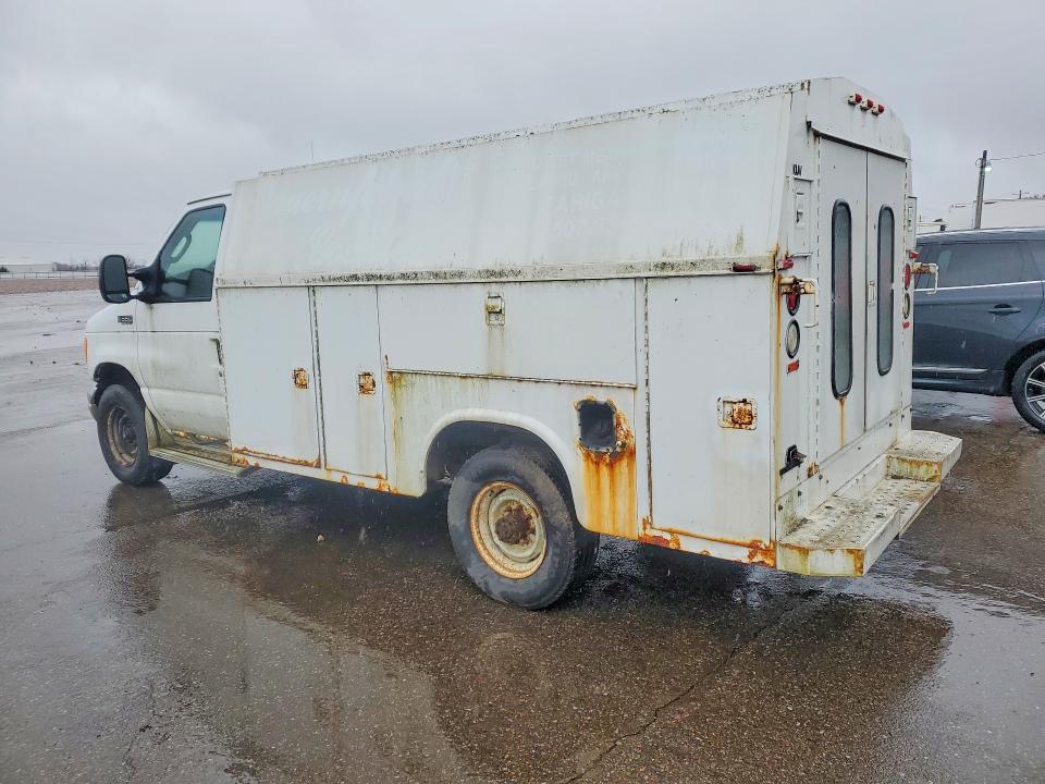 2004 Ford Econoline E350 Super Duty Cutaway Van